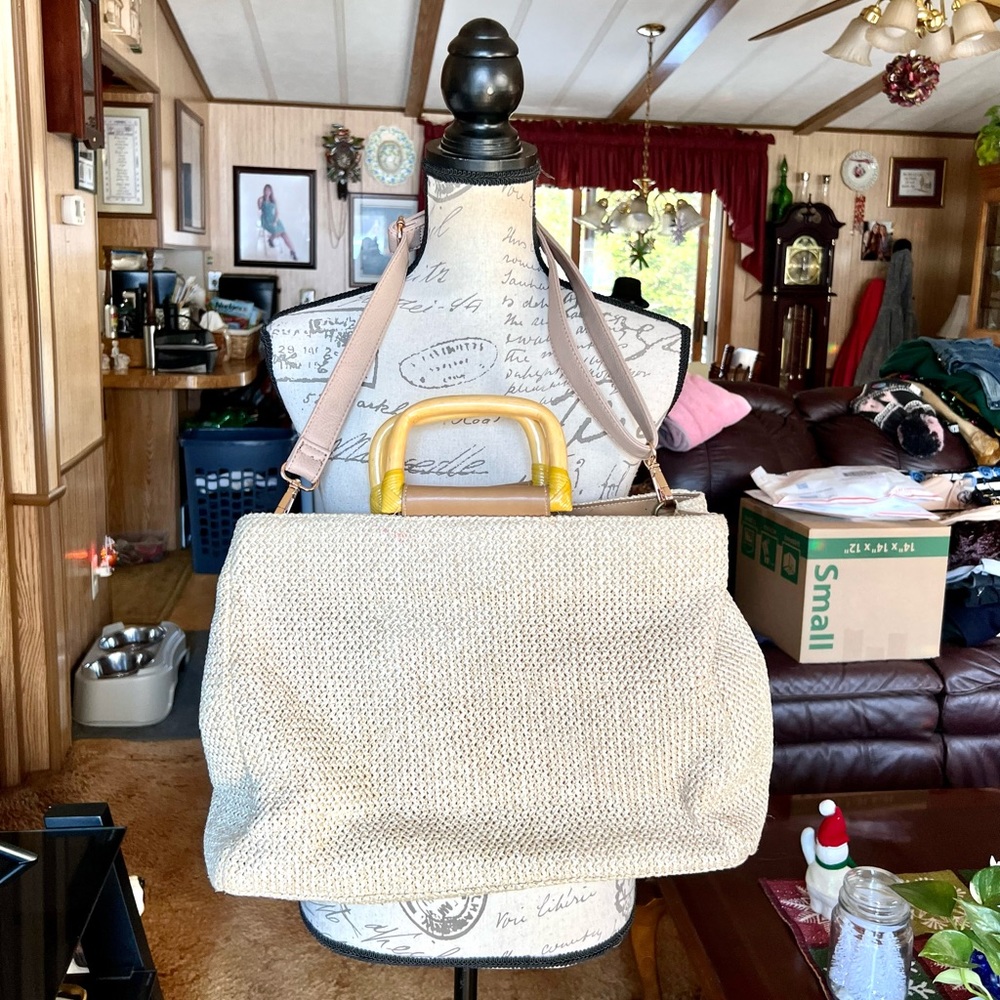 Vintage Fossil woven purse with wooden handles
